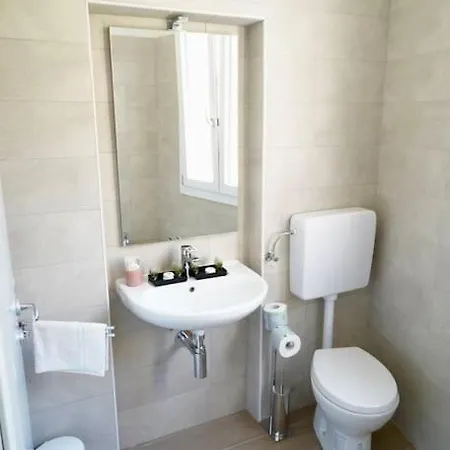 Molinari House Smeraldo * モデナ